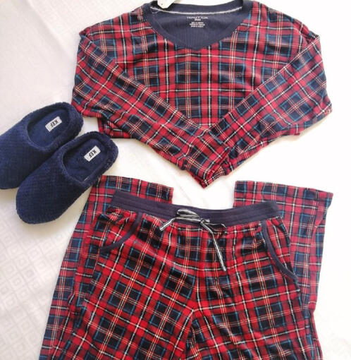 pijama y pantuflas